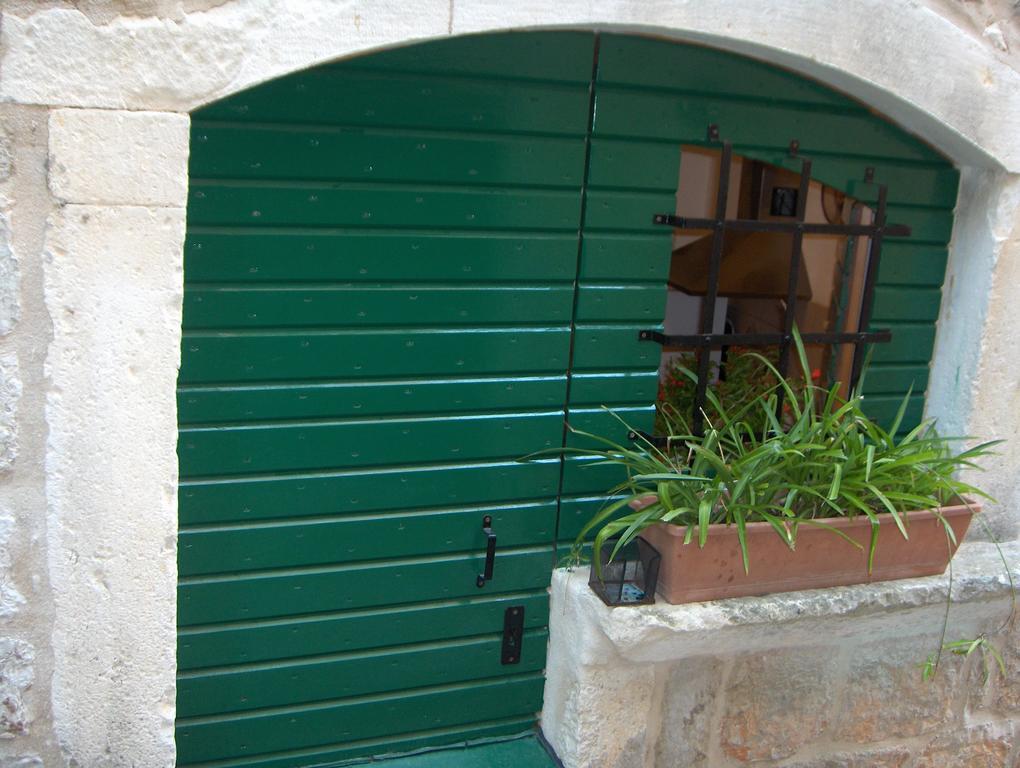 Guest House Lucijo Vrboska Exterior foto