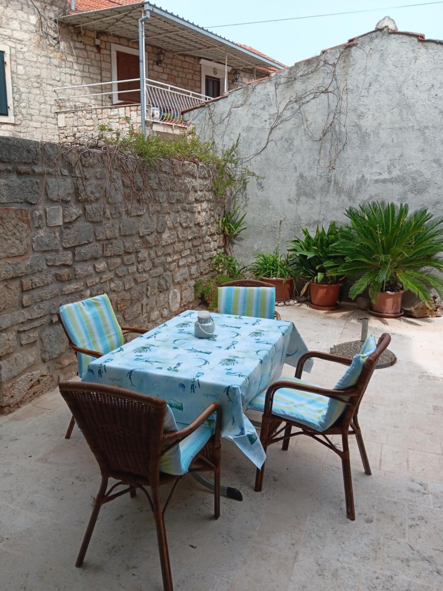Guest House Lucijo Vrboska Habitación foto